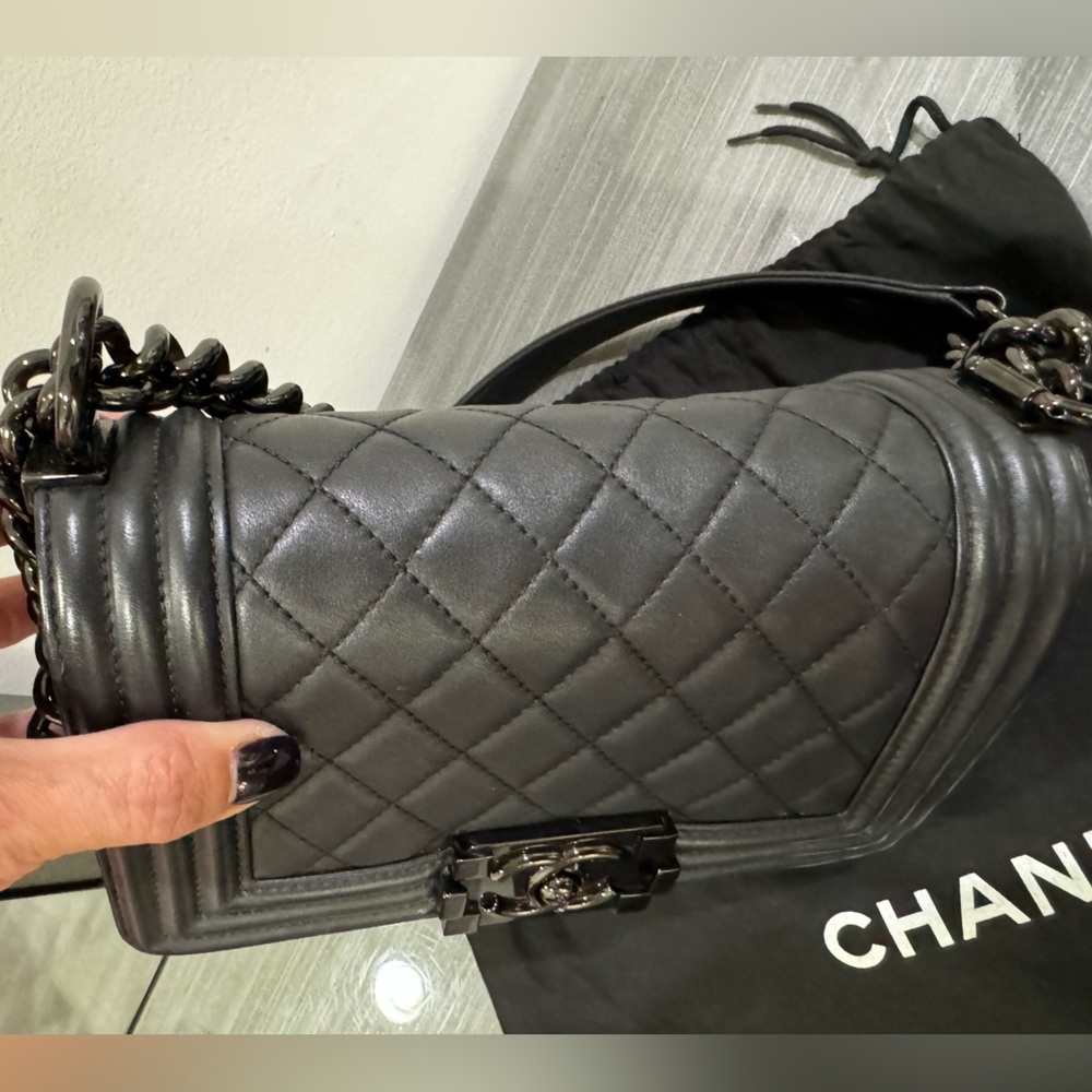 CHANEL Boy Small Black Calfskin Black Hardware - Picture 6 of 11